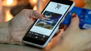 Read more about the article Say Goodbye to Cash: How Mobile Payment Solutions Are Changing the Game in 2024